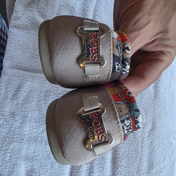 BOBS from Skechers Multicolor Dog Patterned Flats Sz 6.5 - Picture 4 of 7